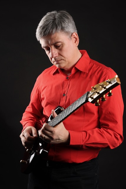 Markus playing guitar